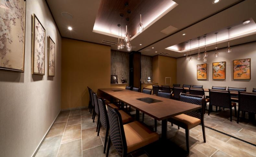 地下鉄東山・名城線 栄駅から徒歩2分！駅近の地下店舗、現況火鍋店の居抜き物件